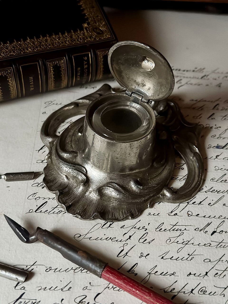 インクホルダー インク壺 ロカイユ装飾 | Brocante de La Cocotte
