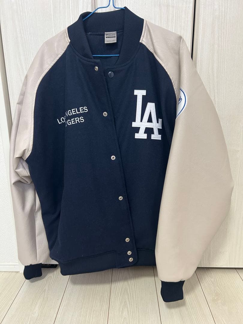 ロサンゼルス・ドジャース スタジャン ネイビー/アイボリー ロサンゼルス・ドジャース スタジャン ネイビー/アイボリー